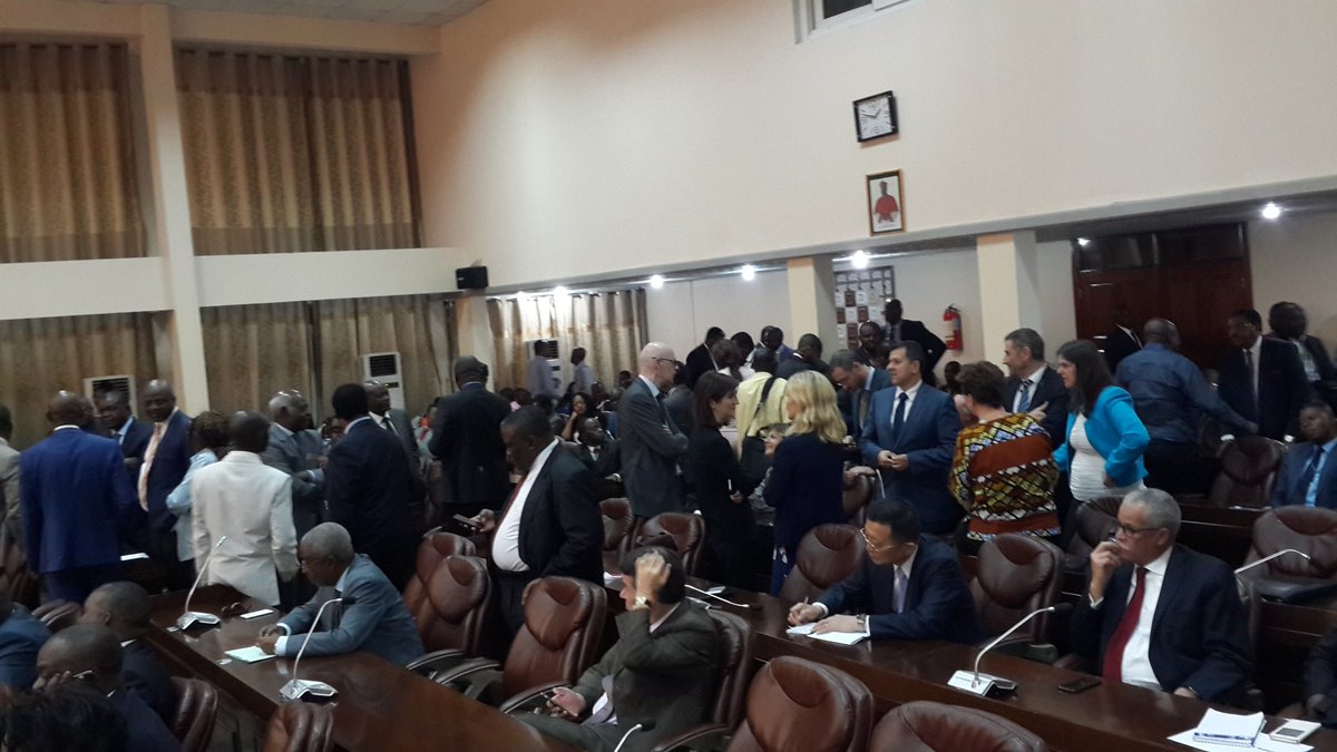 Deal finally reached after even diplomats waited, in a chaos